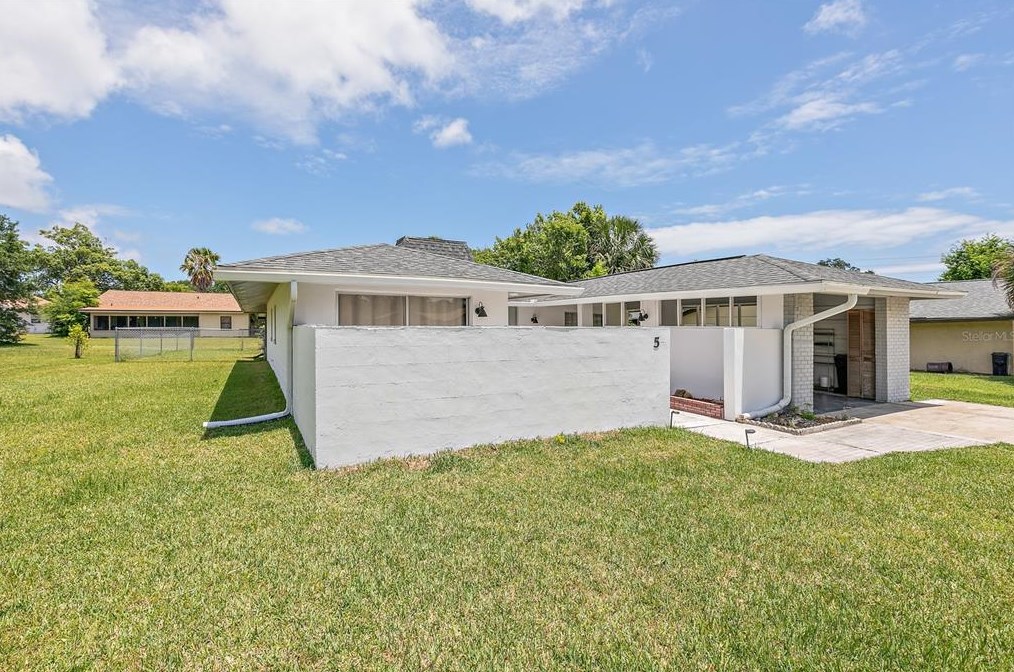 5 Ferdinand Ln, Palm Coast FL  32137-8201 exterior