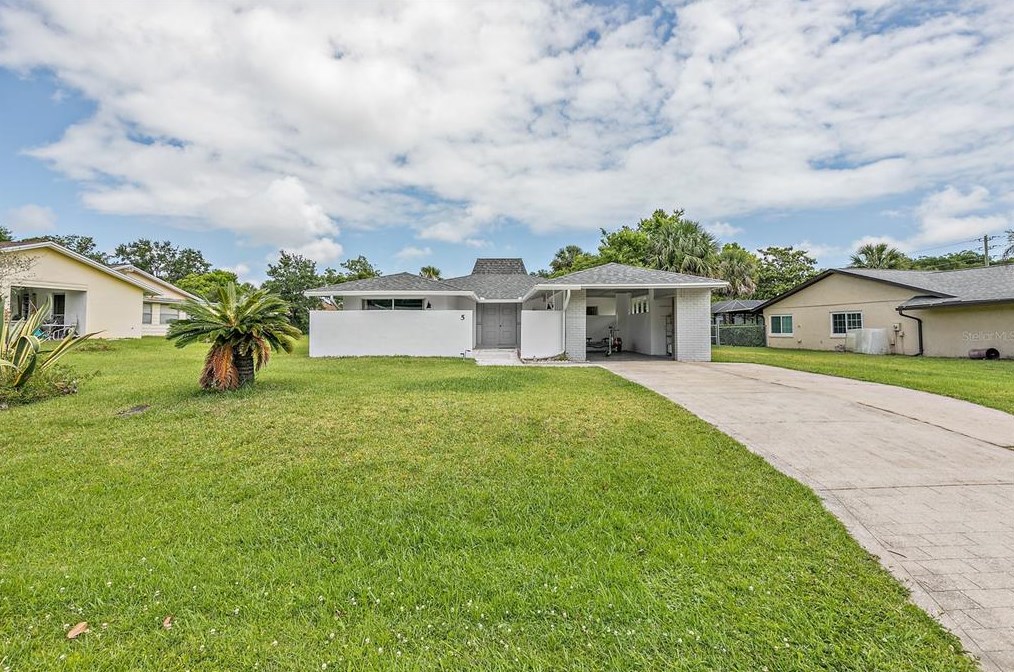 5 Ferdinand Ln, Palm Coast FL  32137-8216 exterior