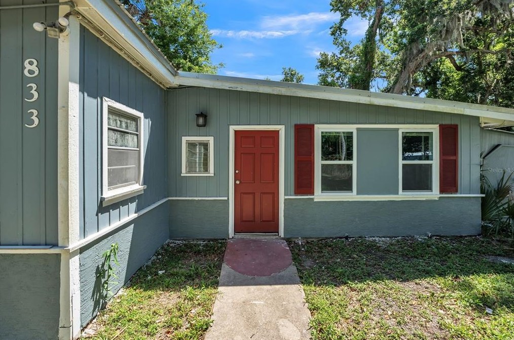 833 Valencia Ave, Daytona Beach, FL 32114-5832