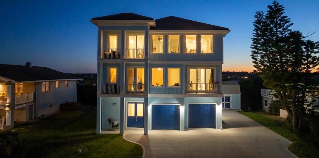 2097 Central Ave, Flagler Beach, FL 32136-3947