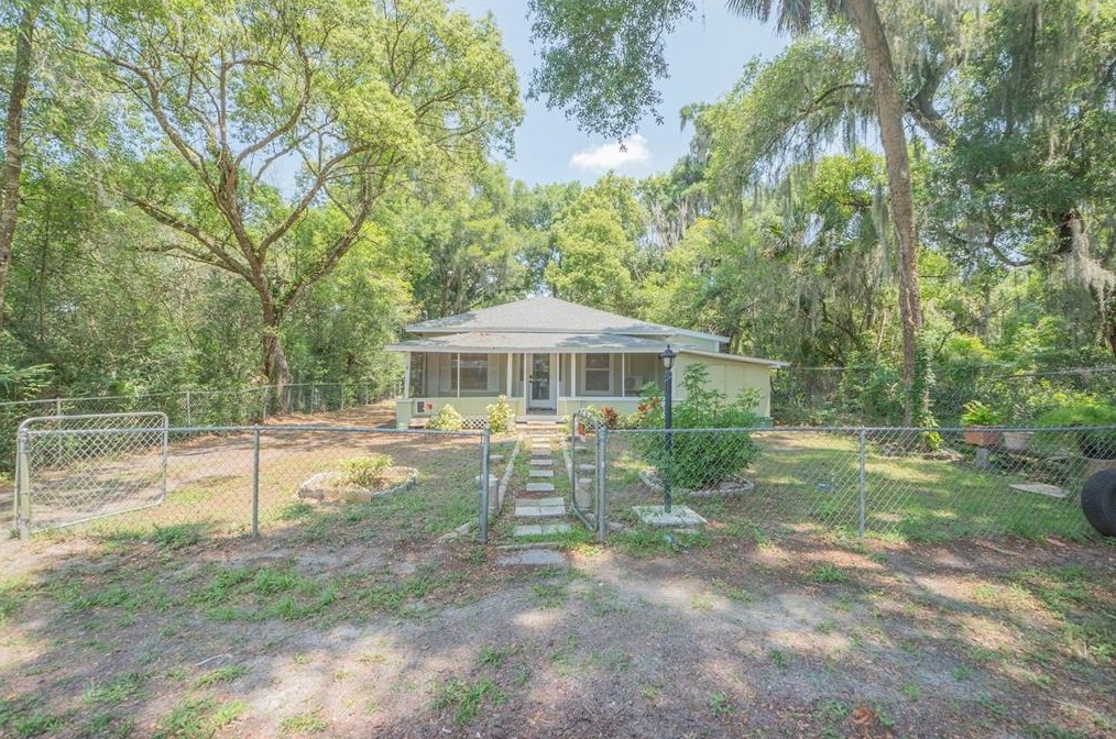 1203 E Rich Ave, Deland, FL 32724