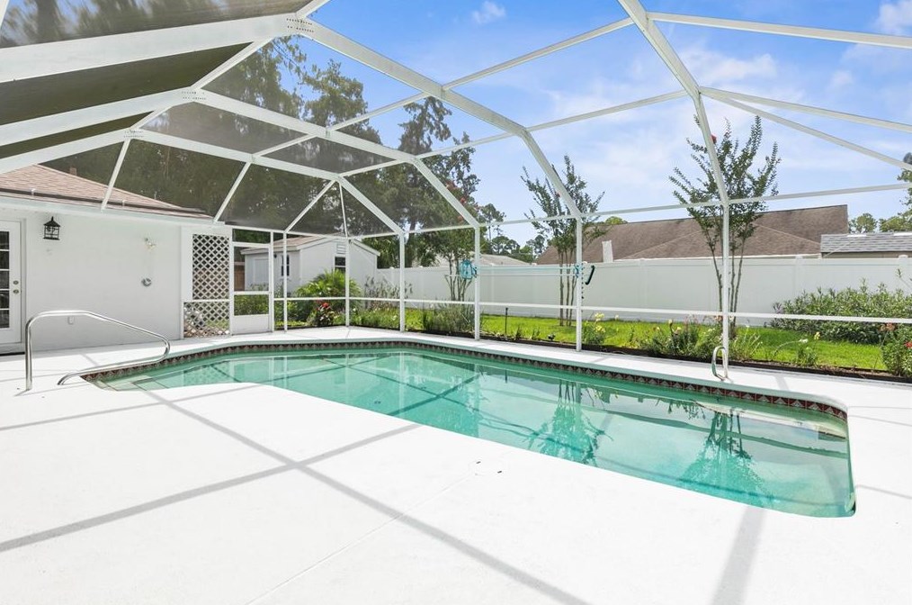 3 Woodhill Pl, Palm Coast FL  32164-7920 exterior