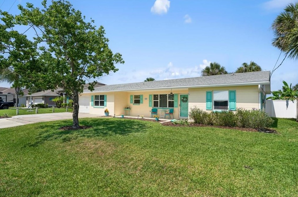 124 Avalon Ave, Flagler Beach, FL 32136-3349
