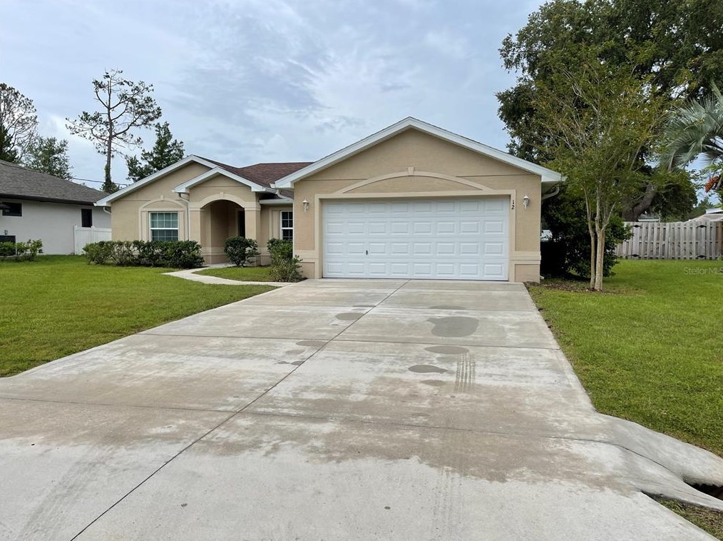 12 White Dove Ln, Palm Coast, FL 32164-7247