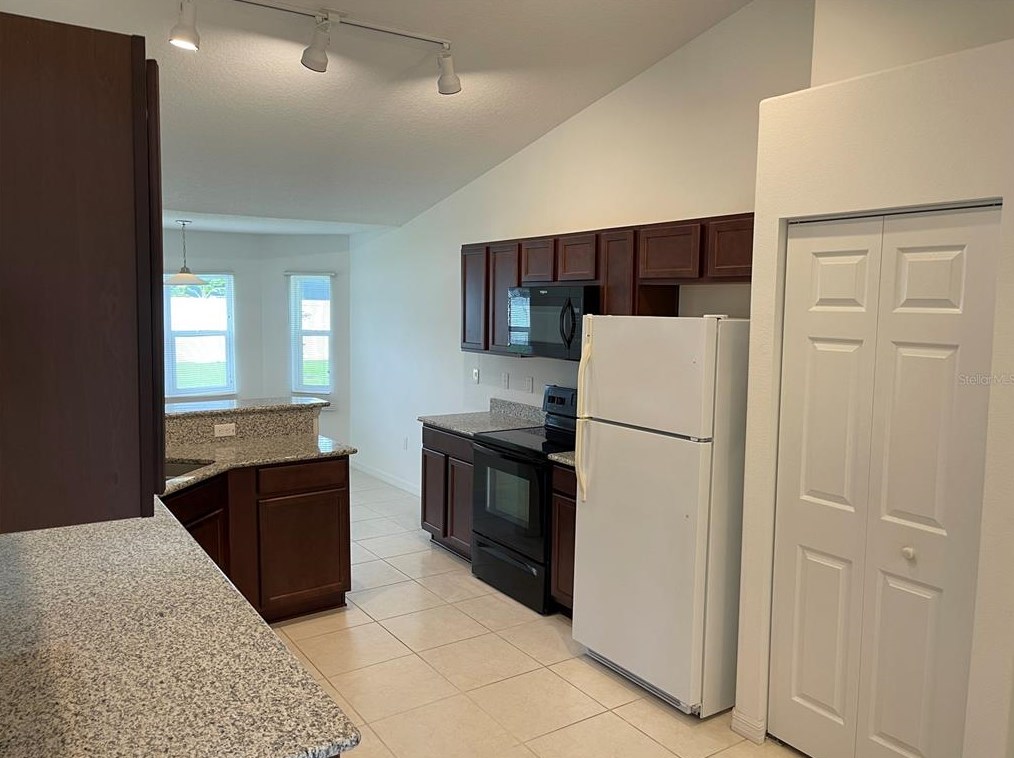 12 White Dove Ln, Palm Coast FL  32164-7247 exterior