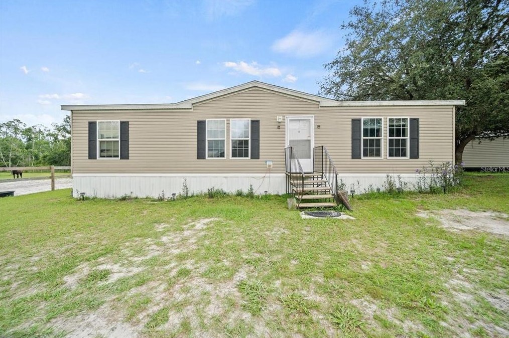 112 S East St, Interlachen, FL 32148