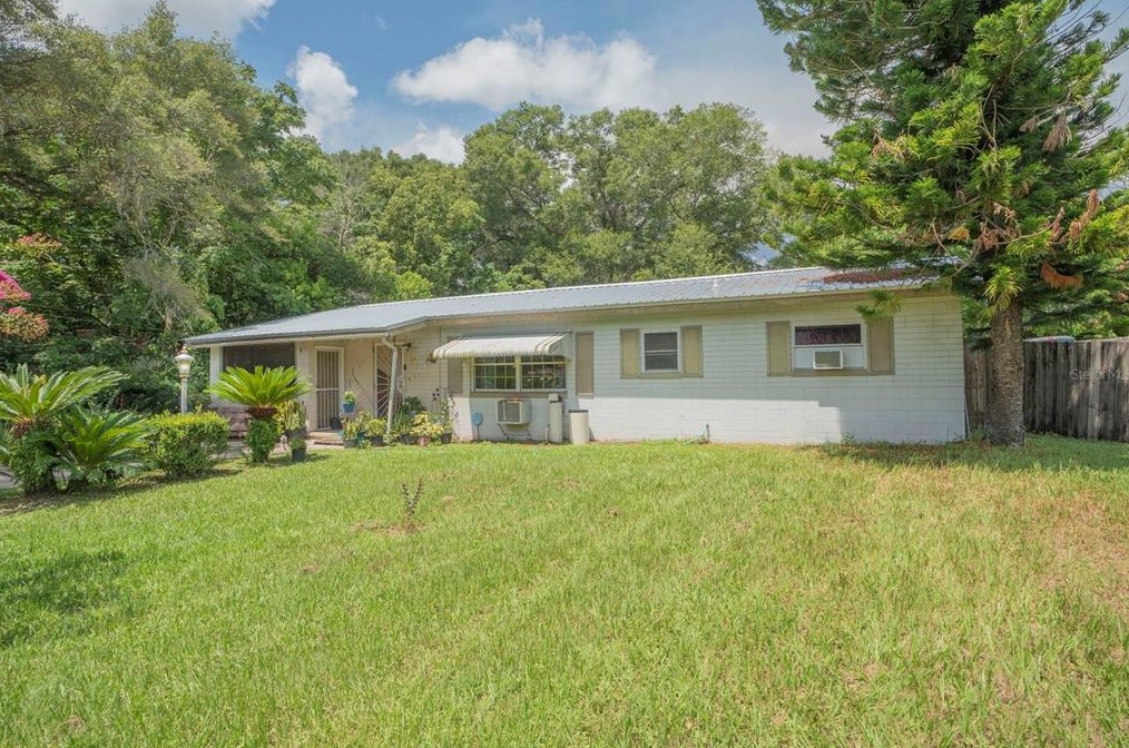 530 S Dexter Ave, Deland, FL 32720