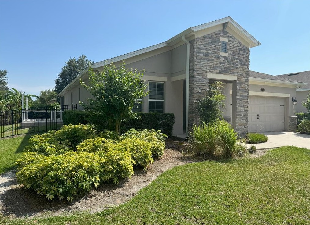 418 E Freesia Ct, Deland, FL 32724