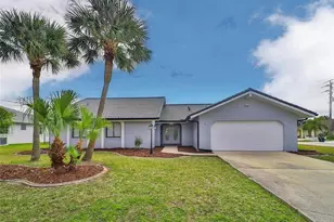 2 Cedar Ct, Palm Coast, FL 32137 - Photo 2