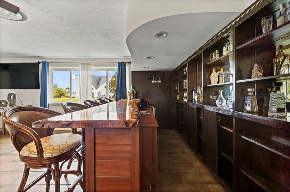 1175 John Anderson Dr, Ormond Beach FL 32176-3719 exterior