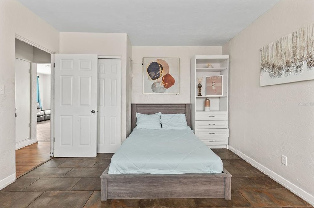 1175 John Anderson Dr, Ormond Beach FL 32176-3719 exterior