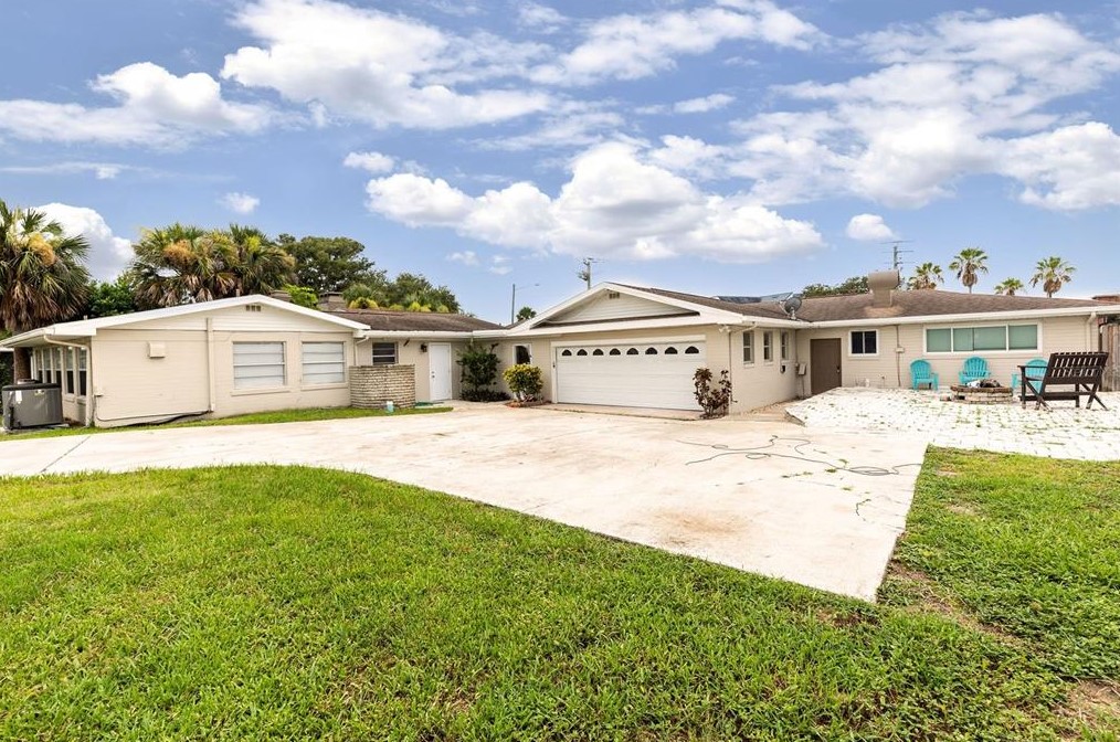 1175 John Anderson Dr, Ormond Beach FL 32176-3719 exterior