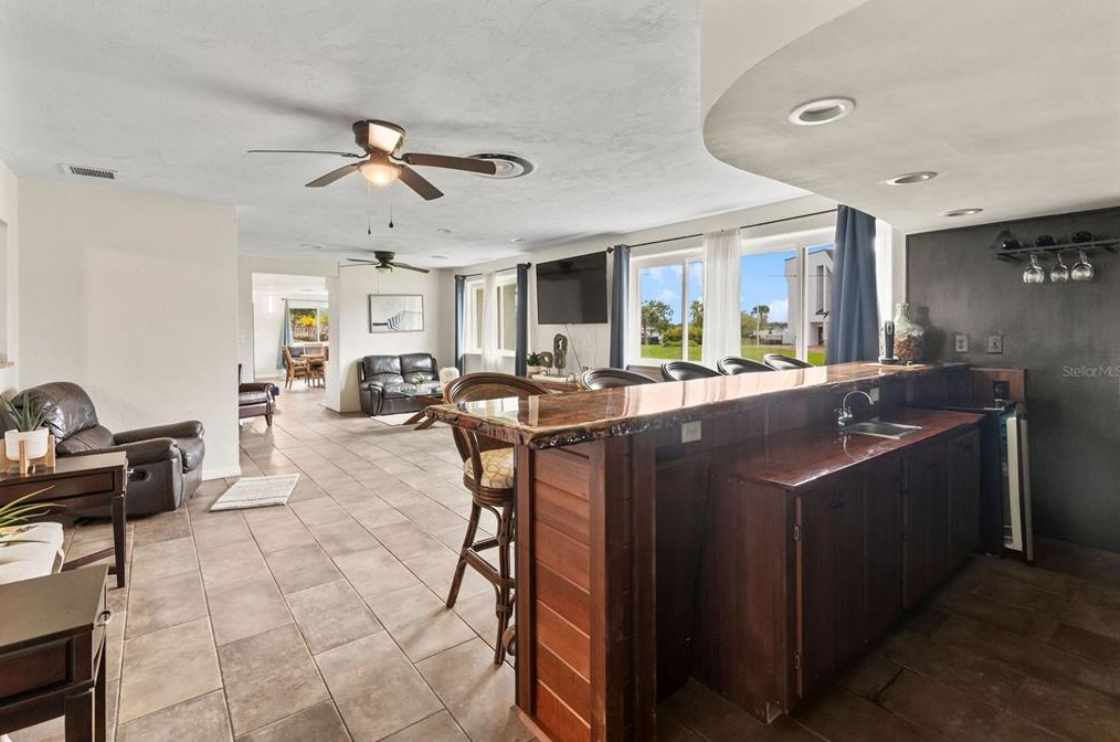 1175 John Anderson Dr, Ormond Beach FL 32176-3719 exterior