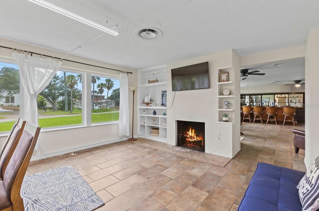 1175 John Anderson Dr, Ormond Beach FL 32176-3719 exterior