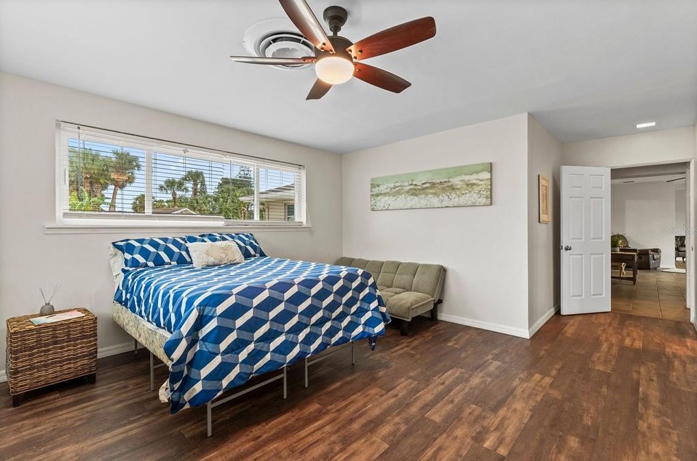 1175 John Anderson Dr, Ormond Beach FL 32176-3719 exterior