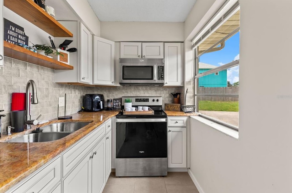 1175 John Anderson Dr, Ormond Beach FL 32176-3719 exterior