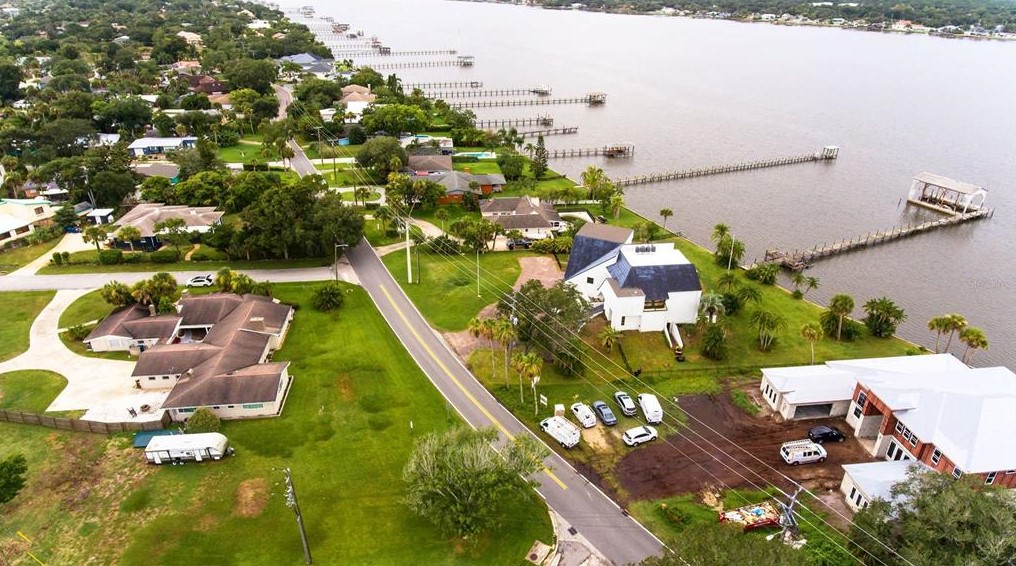 1175 John Anderson Dr, Ormond Beach FL 32176-3719 exterior