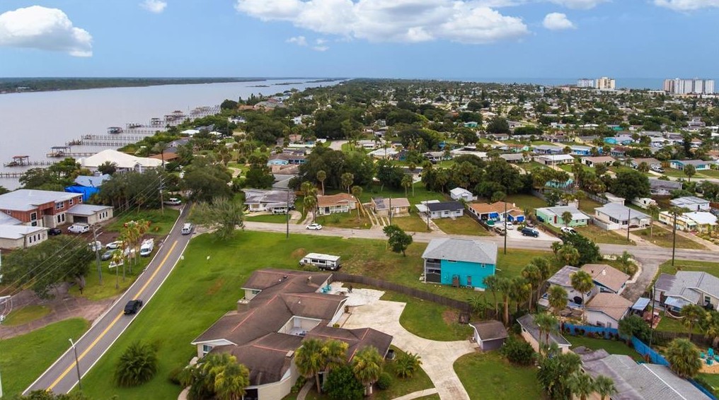 1175 John Anderson Dr, Ormond Beach FL 32176-3719 exterior