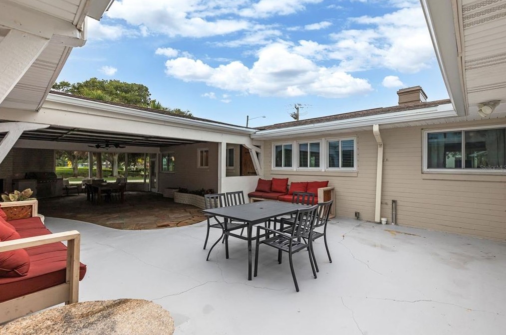 1175 John Anderson Dr, Ormond Beach FL 32176-3719 exterior