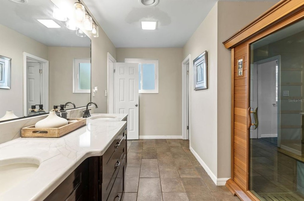 1175 John Anderson Dr, Ormond Beach FL 32176-3719 exterior