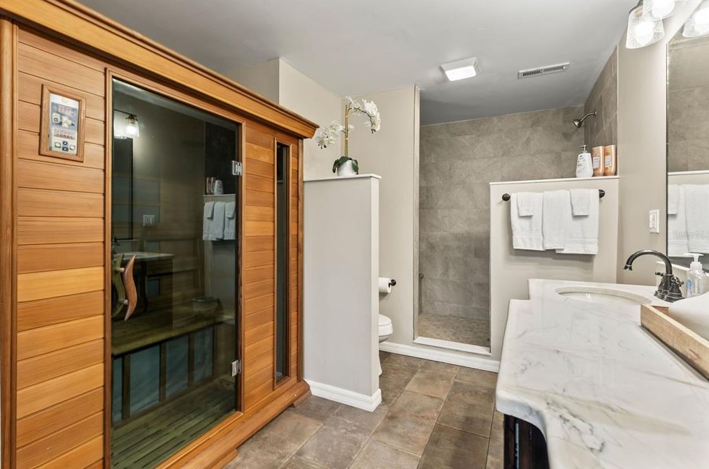 1175 John Anderson Dr, Ormond Beach FL 32176-3719 exterior