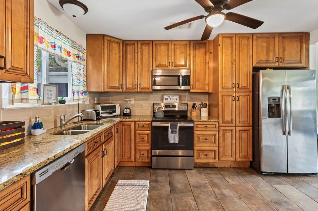 1175 John Anderson Dr, Ormond Beach FL 32176-3719 exterior