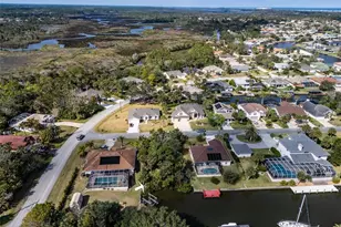 4 Cedardale Ct, Palm Coast, FL 32137 - Photo 1