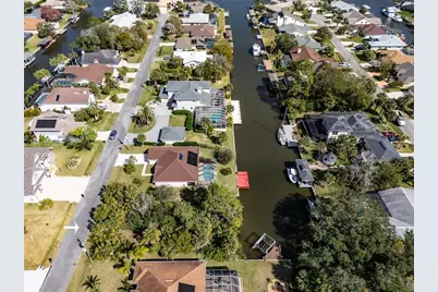 4 Cedardale Court, Palm Coast, FL 32137 - Photo 2