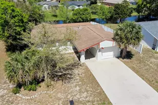 47 Farragut Dr, Palm Coast, FL 32137 - Photo 2