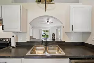 37 Lindsay Dr, Palm Coast, FL 32137 - Photo 14