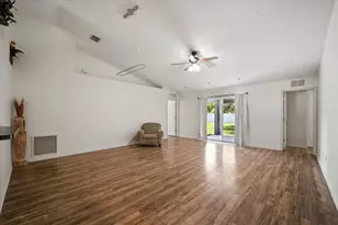 37 Lindsay Dr, Palm Coast, FL 32137 - Photo 18