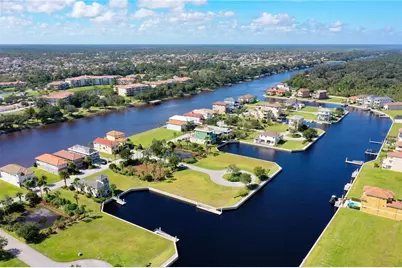 11 Schooner Circle, Palm Coast, FL 32137 - Photo 1