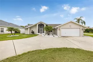 21 Cottonwood Ct, Palm Coast, FL 32137 - Photo 2