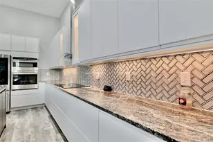 13 Ferndale Ln, Palm Coast, FL 32137 - Photo 10