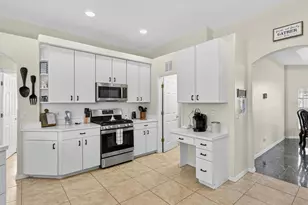 110 Via Mariel E Dr, Davenport, FL 33896 - Photo 16