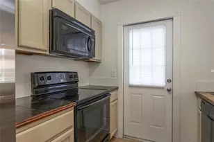 1560 Hancock Ln, Daytona Beach, FL 32117 - Photo 4