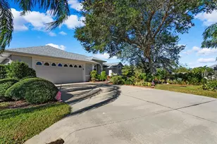 43 Clarendon Ct N, Palm Coast, FL 32137 - Photo 2