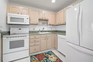 925 N Halifax Ave, Daytona Beach, FL 32118 - Photo 4