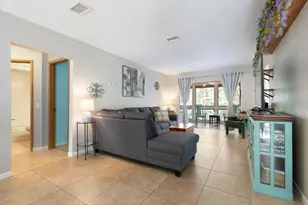 8 Fairways Cir, Palm Coast, FL 32137 - Photo 4