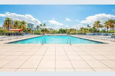 3675 N Country Club Drive #2110, Miami, FL 33180 - Photo 16