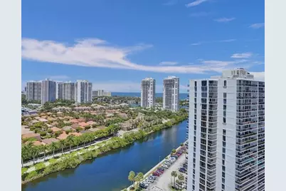 3675 N Country Club Drive #2110, Miami, FL 33180 - Photo 22