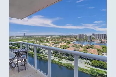 3675 N Country Club Drive #2110, Miami, FL 33180 - Photo 2
