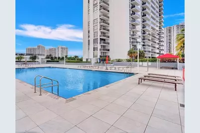 3675 N Country Club Drive #2110, Miami, FL 33180 - Photo 34