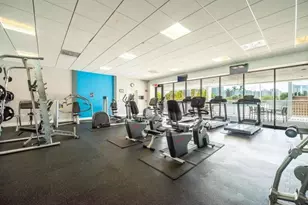 3675 N Country Club Dr, Miami, FL 33180 - Photo 18