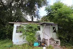 3420 S Palm Ave, Palatka, FL 32177 - Photo 1