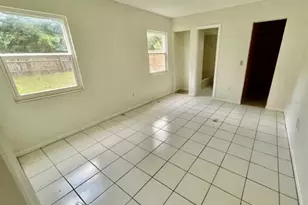 25 Wood Ash Ln, Palm Coast, FL 32164 - Photo 4