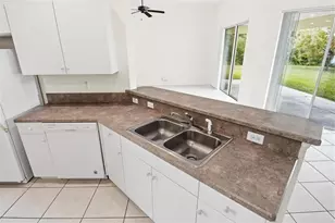 29 E Diamond Dr, Palm Coast, FL 32137 - Photo 14