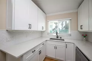 323 N 10th St, Flagler Beach, FL 32136 - Photo 12