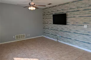 27 Blaine Tree Pl, Palm Coast, FL 32137 - Photo 2