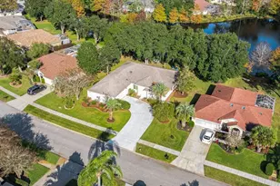 28 Cedar Point Dr, Palm Coast, FL 32164 - Photo 2